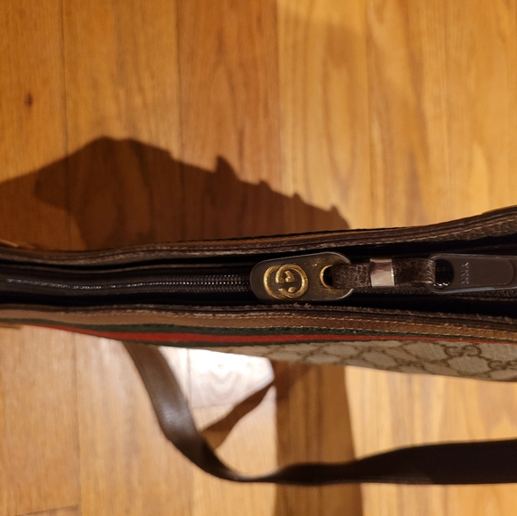 Authentic Vintage Gucci Shoulder Bag - Picture 6 of 14